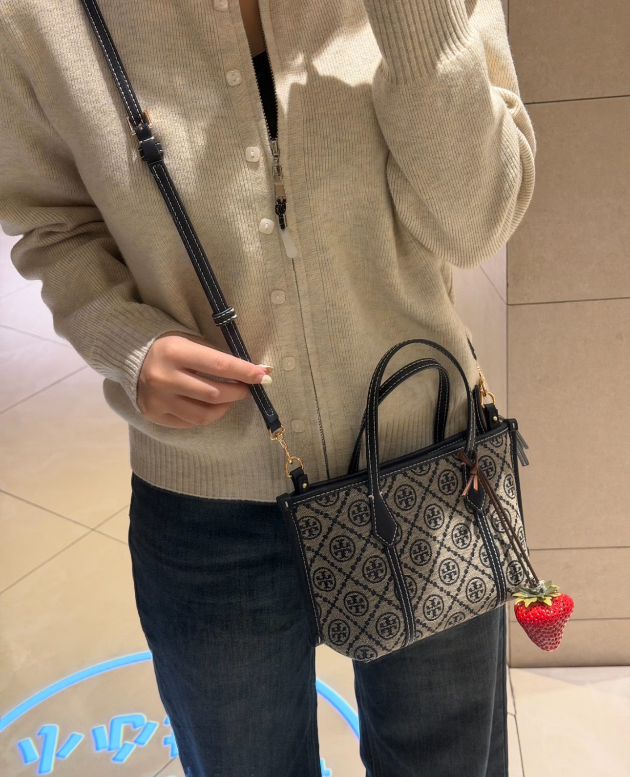 Max Mara Luxury Designer Handbag Shoulder Crossbody Bag crafted in 8