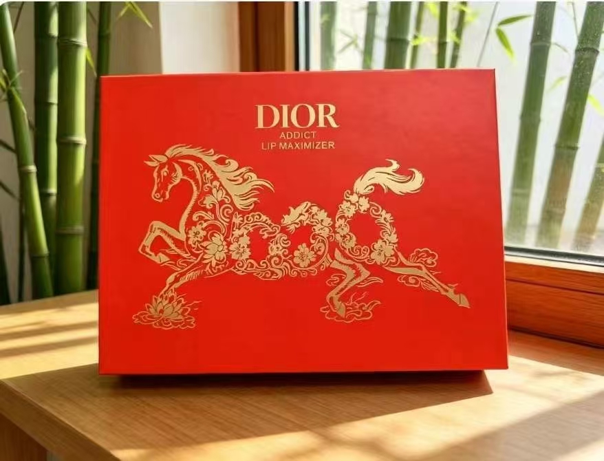 Dior Lip Glow set of five, Golden Horse version! Contains: 6ml*5. Shades: 001-004-012-020-038.