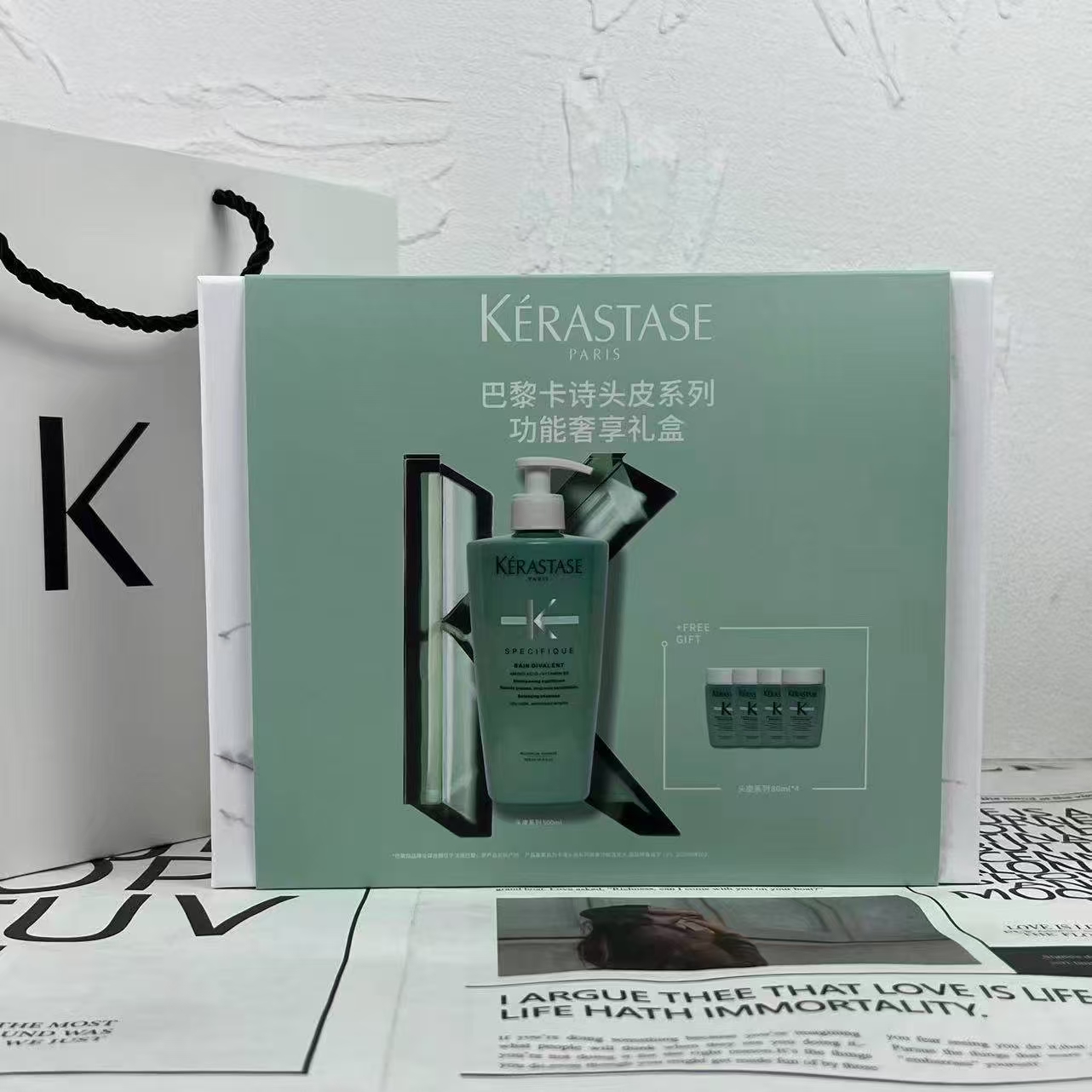 Set de cinco piezas verde de Kérastase! Contenido: champú doble de Kérastase 500ML*1, champú doble de Kérastase 80ML*4.