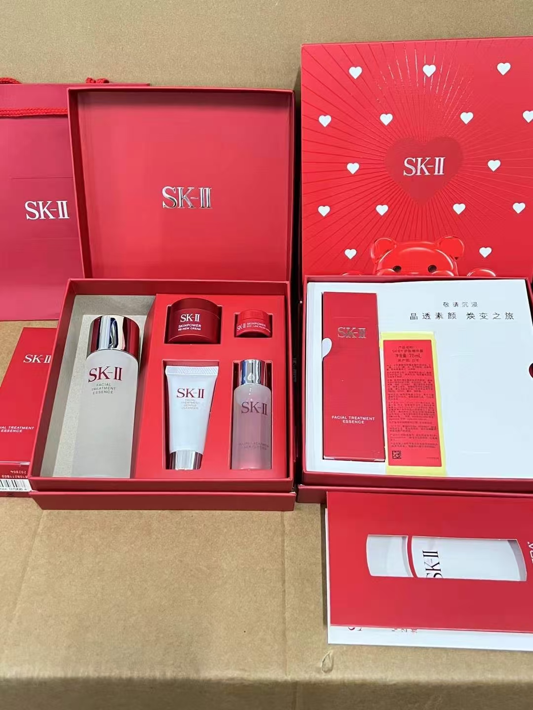 NO:939051,SK2 all-star crystal clear five-piece set bear gift box version!  , skin care products trendy department store19860909SK2全明星晶透五件套小熊礼盒版！,护肤品潮品百货,accessory