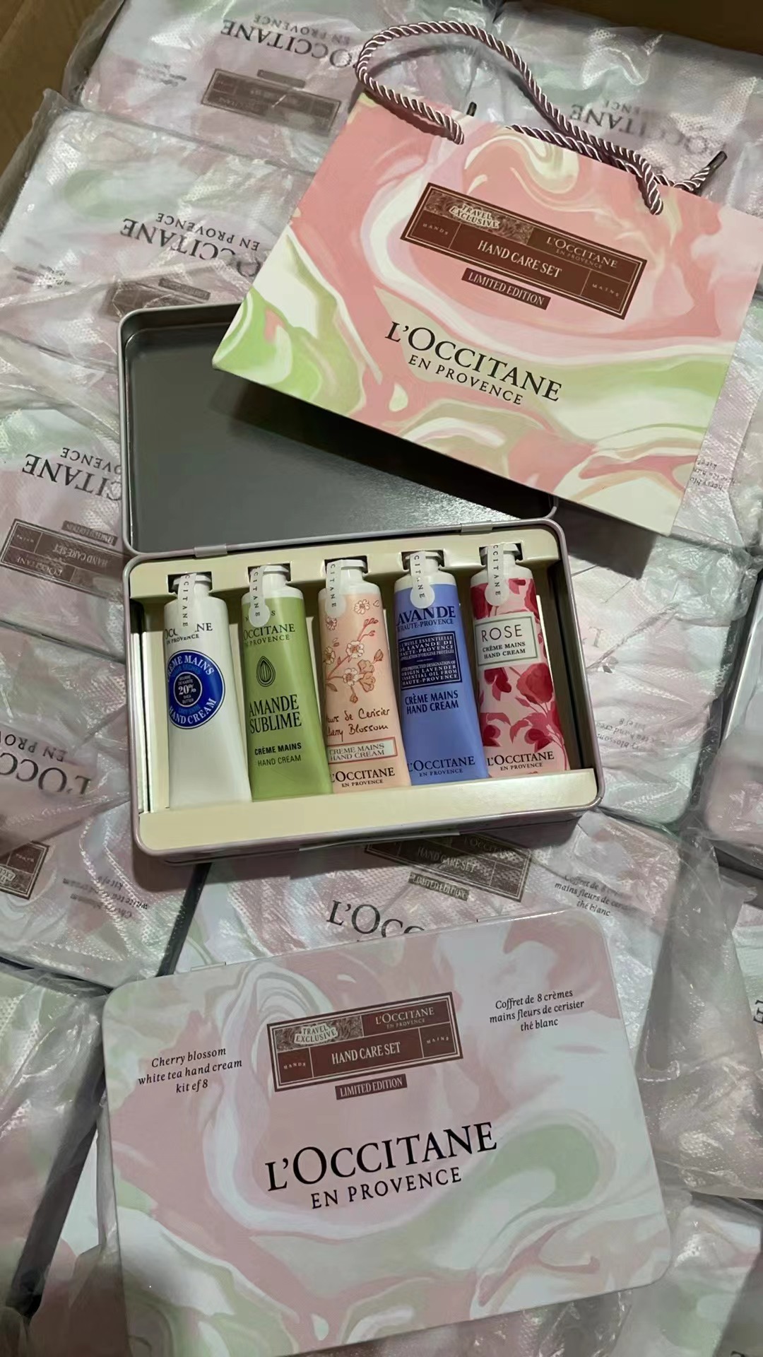 45！（nota del pedido: set de cinco cremas de manos de té blanco L'Occitane en caja de hierro） Set de cinco cre…