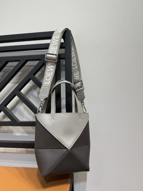 Loewe Puzzle Fold Tote Bag with Stylish Letter Shoulder Strap 1 Loewe Puzzle Fold Tote Bag with Stylish Letter Shoulder Strap