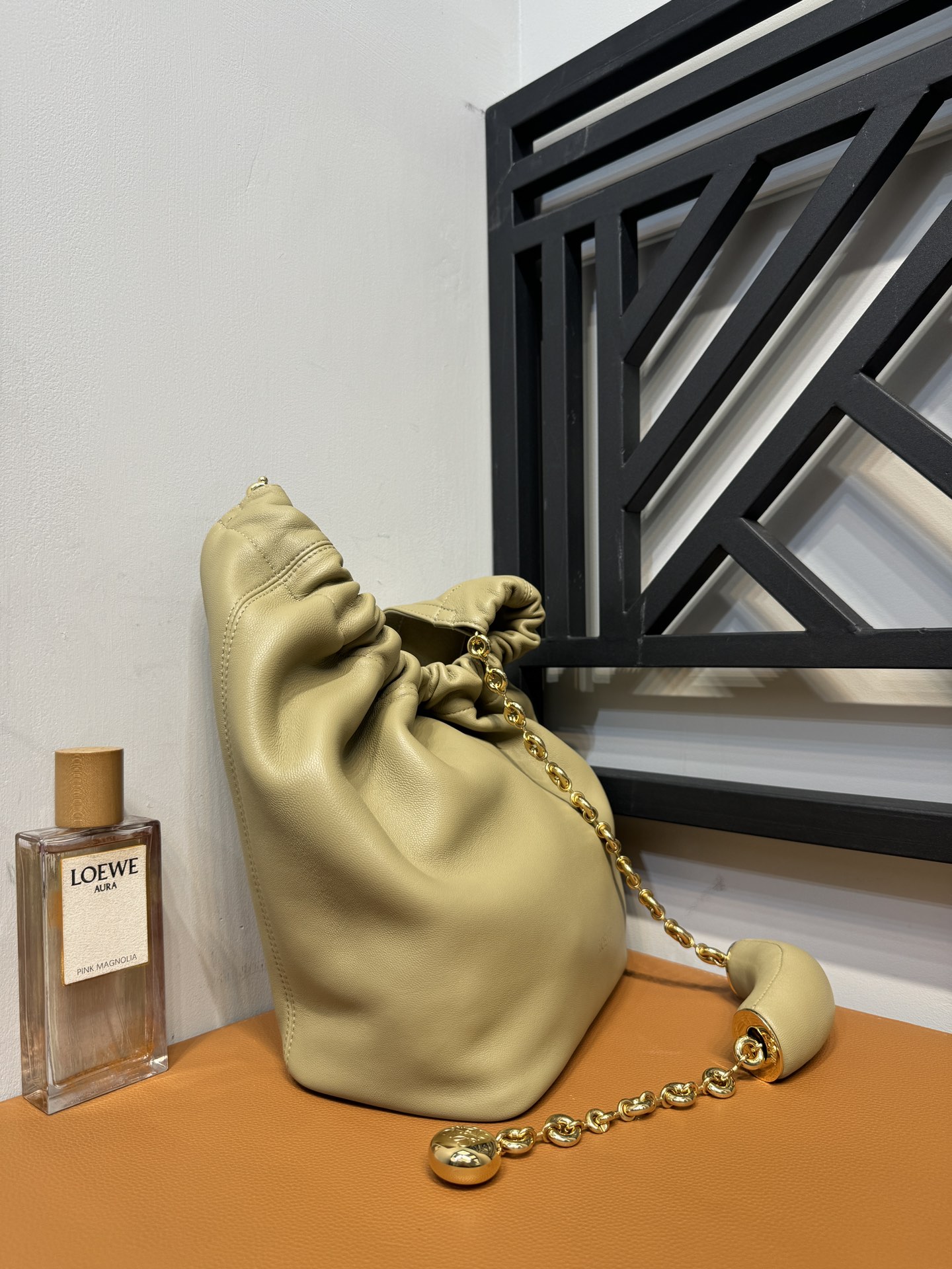 LOEWE Squeeze Bag Medium Size - Yellow Leather with Donut Chain Detail 4 i1706612344 2399 1