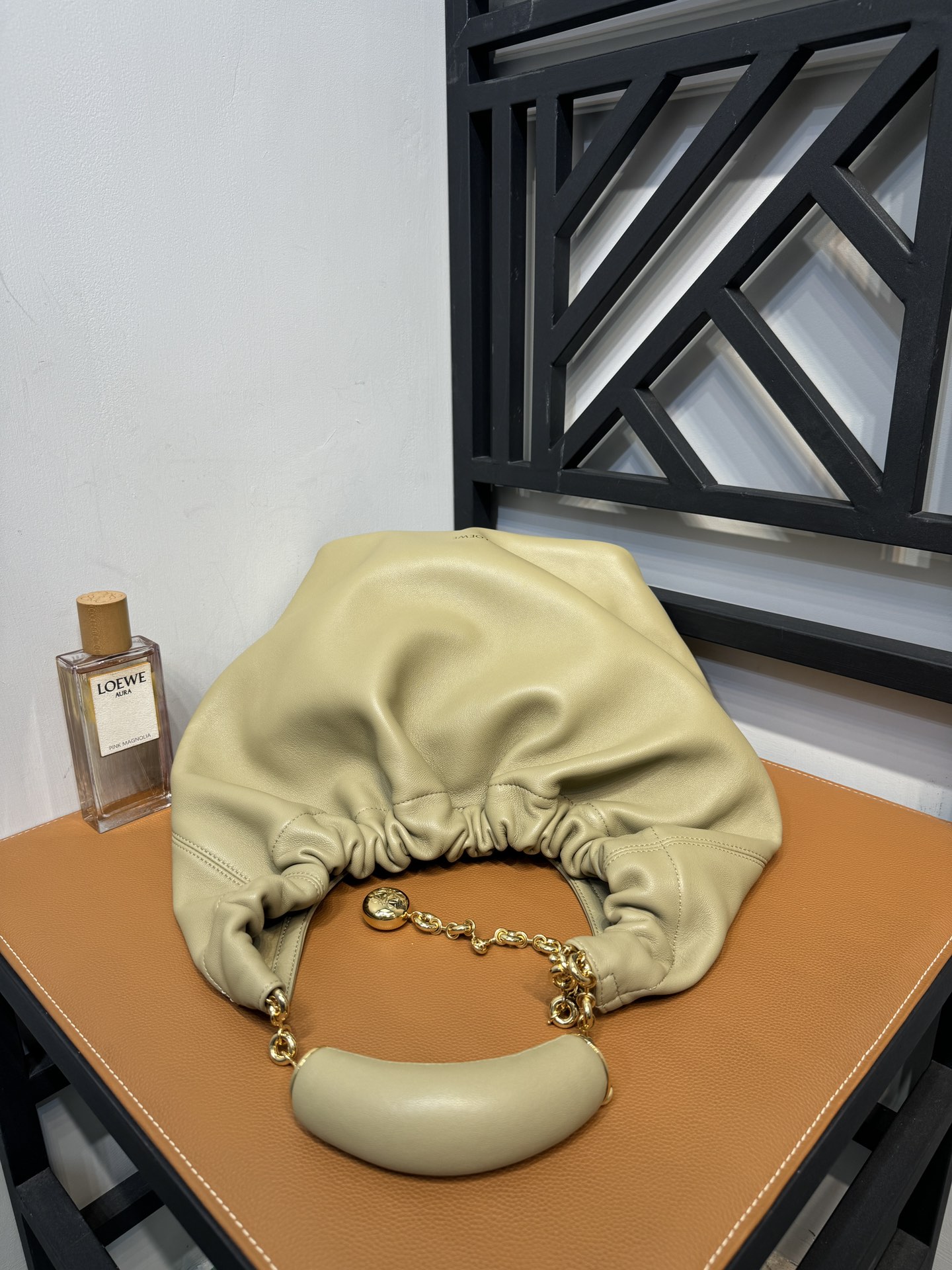 LOEWE Squeeze Bag Medium Size - Yellow Leather with Donut Chain Detail 6 i1706612344 8566 8