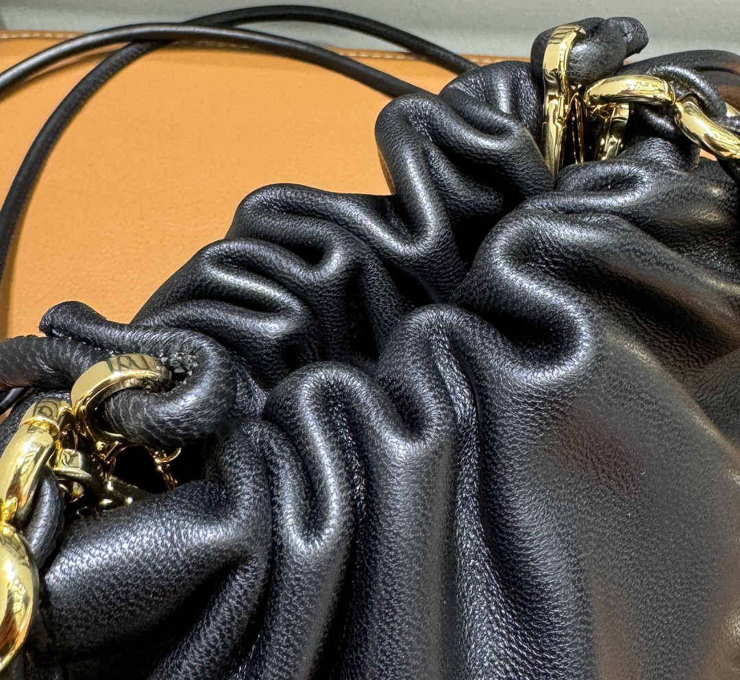 LOEWE Flamenco Purse Small Nappa Leather Black with Chain Detail 5 i1711309806 9161 2