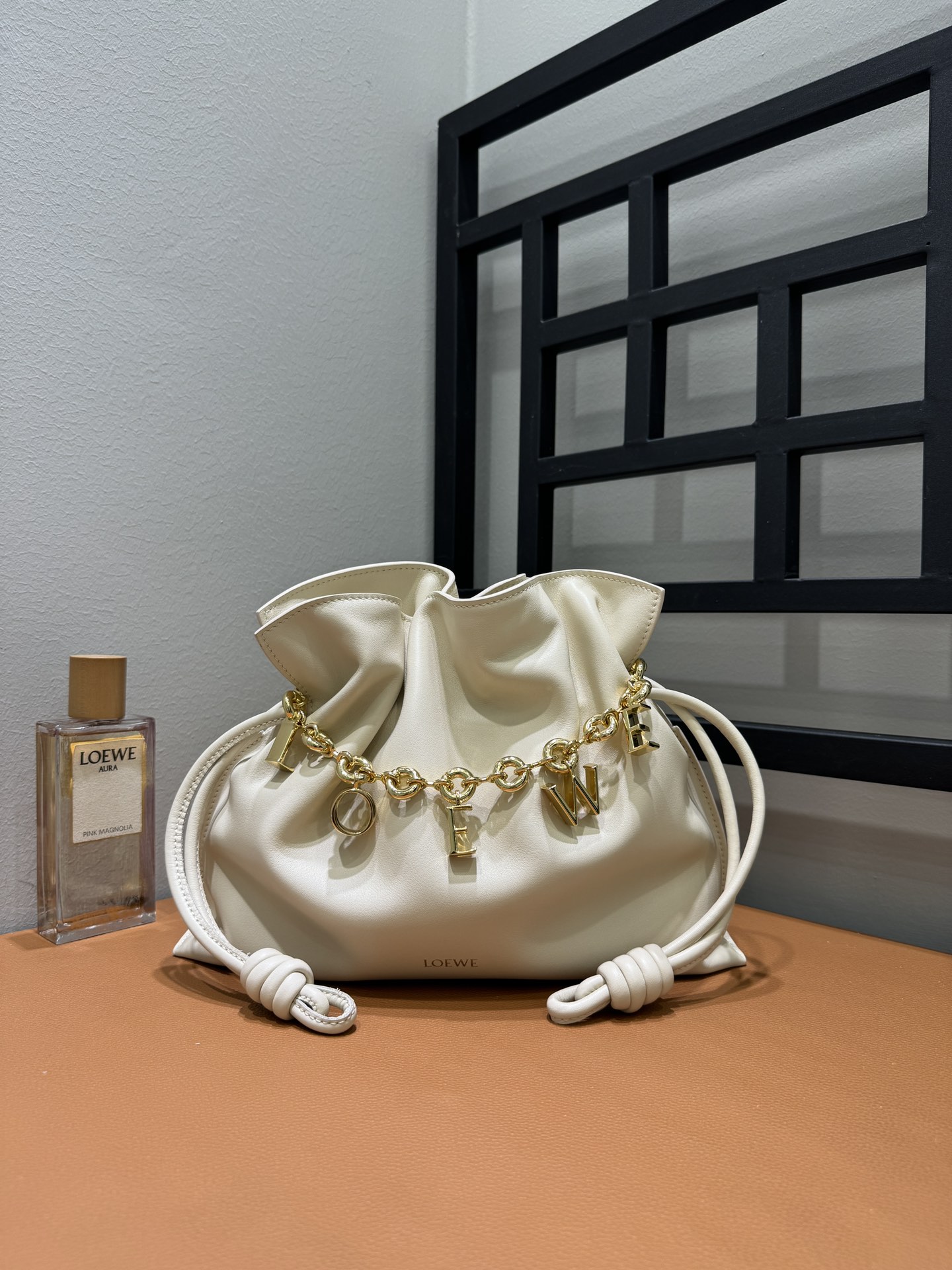 Loewe Flamenco Purse with Chain Strap - Versatile & Customizable Design 3 i1712946512 3589 0