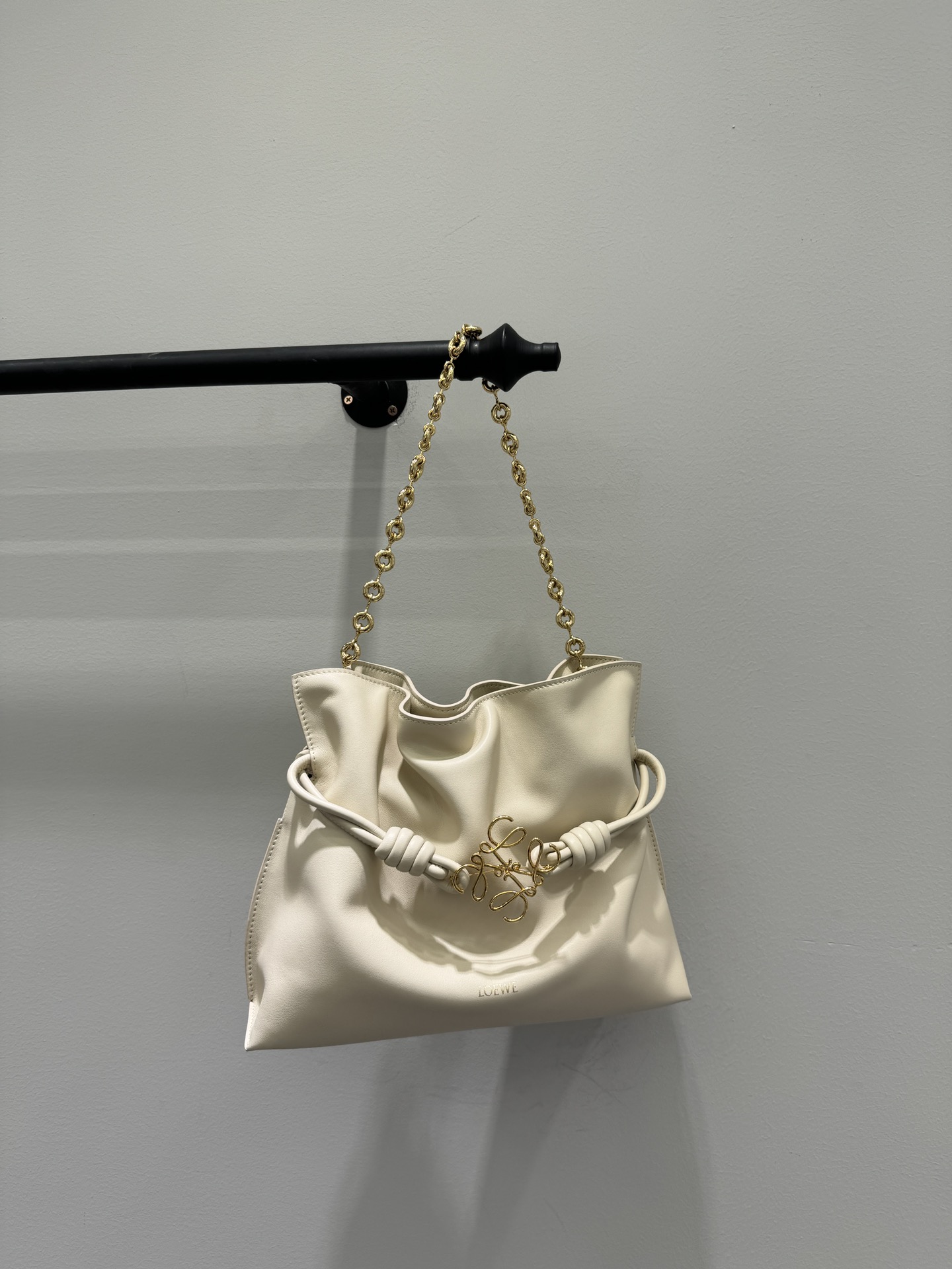 Loewe Flamenco Purse with Chain Strap - Versatile & Customizable Design 2 i1712946512 8330 1