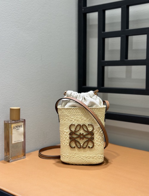 Loewe Raffia Bucket Bag, Summer Woven Shoulder Bag, Phone Holder, 20-16-5cm