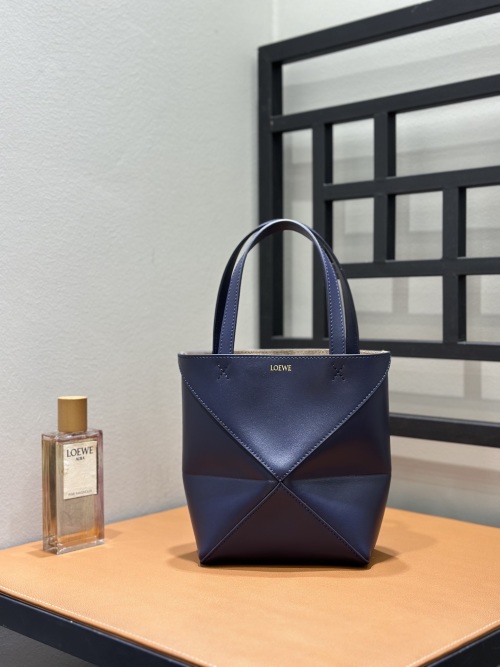 Loewe Puzzle Fold Tote Bag: Foldable, Lightweight, and Stylish Tote Bag 1 Loewe Puzzle Fold Tote Bag: Foldable, Lightweight, and Stylish Tote Bag