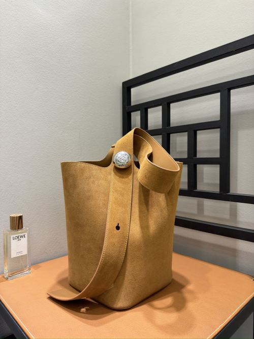Loewe Pebble Bucket Bag Suede Brown, Iconic Design, Adjustable Strap, Medium 1 Loewe Pebble Bucket Bag Suede Brown, Iconic Design, Adjustable Strap, Medium