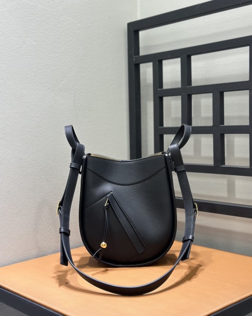 Hammock Bag in Black Leather with Adjustable Strap and Zipper Detail 1 Hammock Bag in Black Leather with Adjustable Strap and Zipper Detail