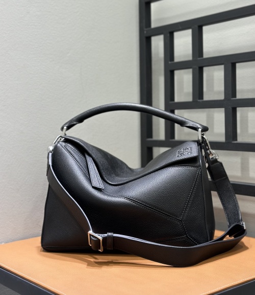 Loewe Puzzle Bag: Luxurious Deerskin Leather, Stylish & Functional 1 Loewe Puzzle Bag: Luxurious Deerskin Leather, Stylish & Functional