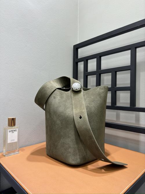 Loewe Pebble Bucket Bag in Suede Leather, Medium Size, Adjustable Strap 1 Loewe Pebble Bucket Bag in Suede Leather, Medium Size, Adjustable Strap