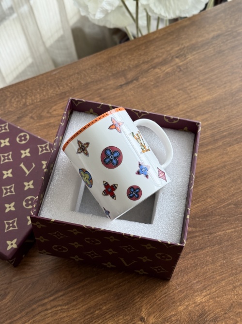 Luxury Branded Coffee Mug with Iconic Pattern, High-Quality Porcelain Cup 1 Luxury Branded Coffee Mug with Iconic Pattern, High-Quality Porcelain Cup