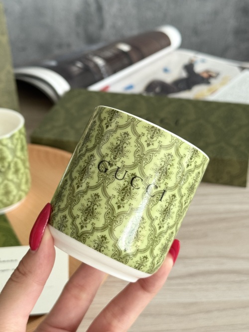 Gucci Décor Herbarium Scented Candle, Green Leaf Pattern, Home Fragrance 1 Gucci Décor Herbarium Scented Candle, Green Leaf Pattern, Home Fragrance
