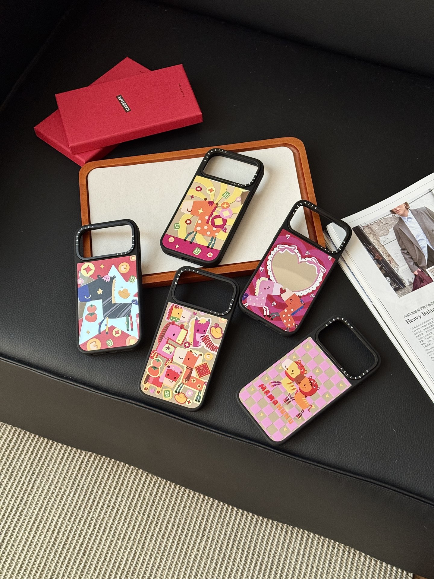 NO:810986,It has a ceiling-level existence. It comes from the original factory and is packaged and shipped in a gift box. It is full of sincerity. It is very nice for giving away or for personal use. Mobile phone cases, small pendants, earphone cases, keychains, trendy department stores, keychains, phone cases19860909天花板级别的存在 原代工厂跟单出来的 配礼盒包装发货,诚意感满满 送人、自用都非常 nice,手机壳.小挂件.耳机套.钥匙扣潮品百货,keychain,phone cases,accessory