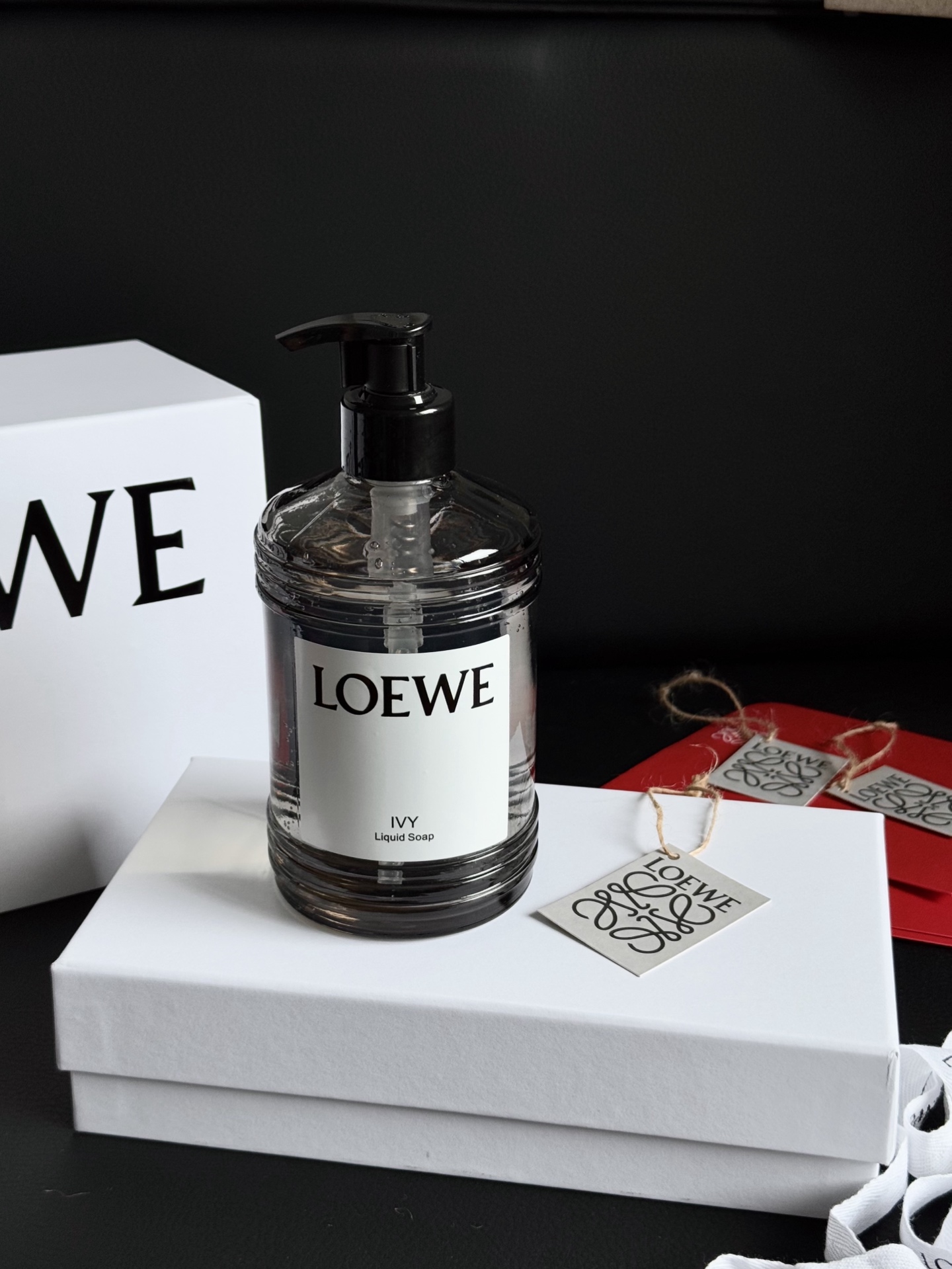 NO:894136,Every scent has a fresh and elegant texture. It smells so good!  Highly recommended!  !  Hurry up and stock up. If you haven’t used it before, you really need to try it. It’s an absolute surprise and great value!  , toiletries19860909每一个味道都很清新优雅的质感 实在是太太太好好闻了！ 强烈推荐！！赶紧抓紧时间囤货 没用过的真的要试一试 绝对惊喜超值！,洗护用品,accessory