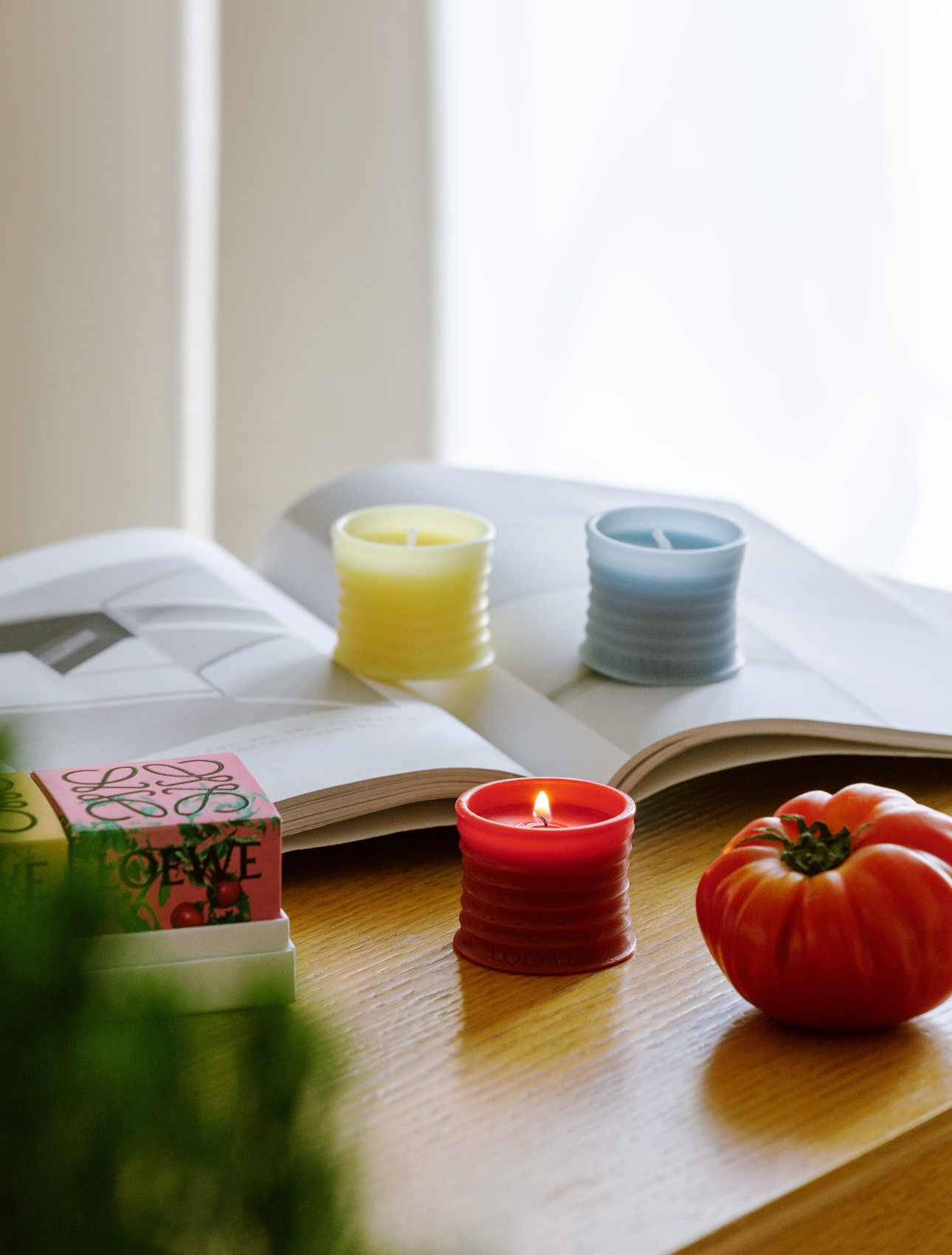 NO:938778,Not to emphasize the presence of fragrance!  There is no intention to be the visual center!  Just sit there quietly!  As natural as the divisions that life should have!  , Car Aromatherapy. Home Fragrance. Candles and Trendy Department Stores19860909不是强调香气存在！ 也没有刻意成为视觉中心！只是安静地放在那里！ 像生活本来就应该有的分区一样自然！,车载香薰.居家香氛.蜡烛潮品百货,accessory