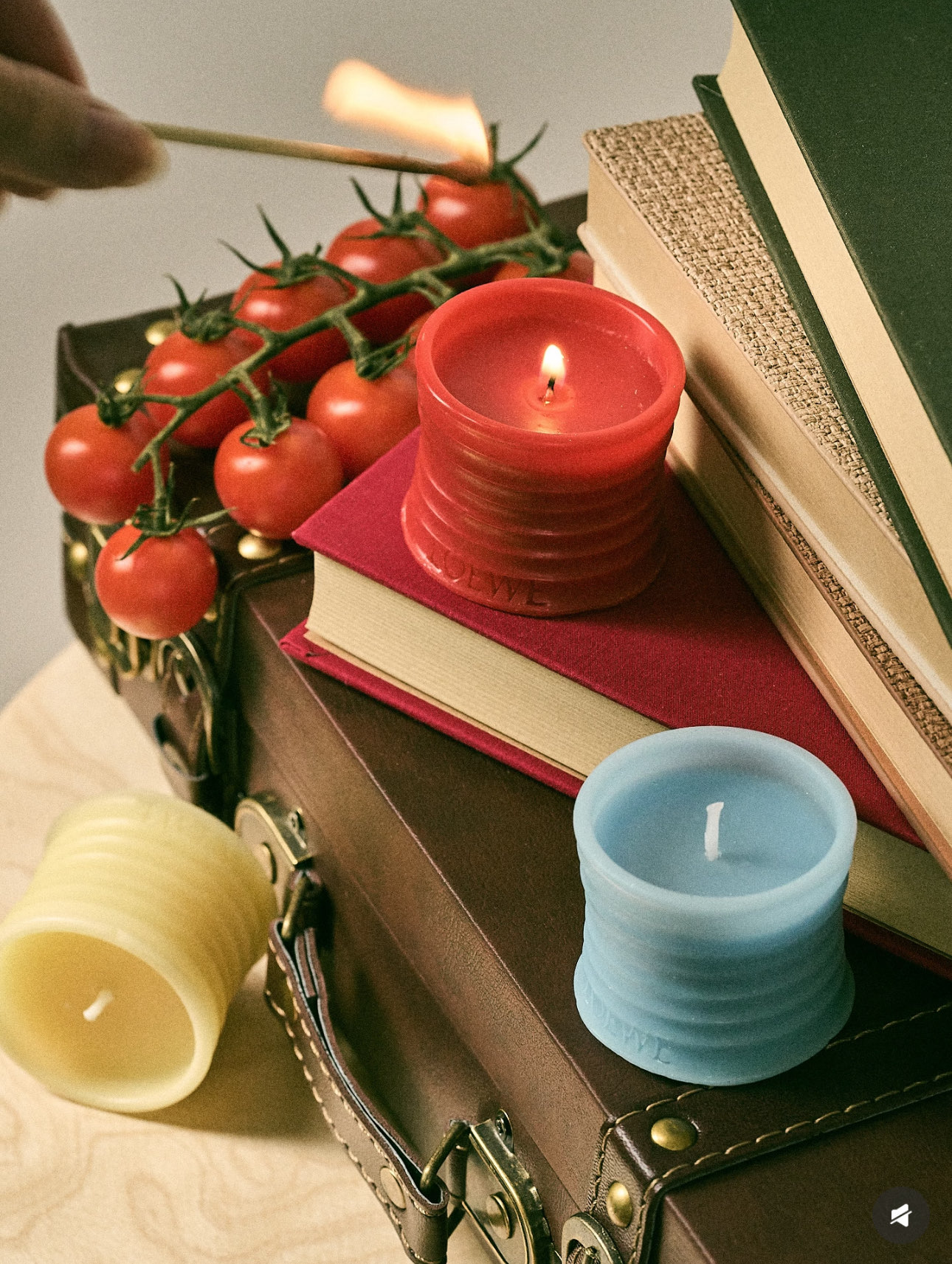 NO:938800,Suitable for all gentle scenes in daily home!  !  Light a cypress ball when you’re alone!  Let the whole space slowly calm down!  Light honeysuckle at home or in the bath in the evening!  The whole house becomes gentle and relaxed!  Cure a whole day of fatigue!  Light a cypress ball while reading or taking a nap!  The atmosphere is immediately stable!  , Car Aromatherapy. Home Fragrance. Candles and Trendy Department Stores19860909适配日常居家的所有温柔场景！！ 独处时点燃柏树球！让整个空间慢慢沉静下来！ 傍晚居家、泡澡时点上金银花！ 整个屋子都变得温柔松弛！治愈一整天的疲惫！ 阅读或小憩时点燃柏树球！ 氛围感直接稳住！,车载香薰.居家香氛.蜡烛潮品百货,accessory