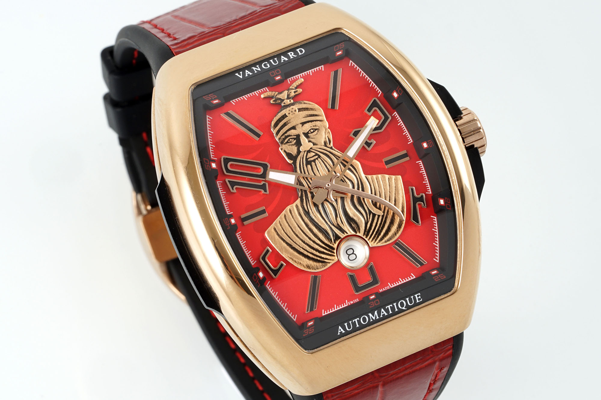 ABF 最新款 法穆兰Vanguard系列(FRANCK MULLER Vanguard)
• 外观设计:酒桶型表壳,造型独特辨识度高;碳纤维表壳轻盈且具科技感、时尚感;彩色立体数字时标搭配个性表盘布局,打破常规,视觉冲击力强。45MM尺寸 弧形三明治表壳设计更贴合手腕 佩戴舒适 大气
• 材质工艺:表壳碳纤维材质,强度高、重量轻;表带为编织材质配彩色缝线,舒适又具潮流感;表冠等细节有品牌标识,彰显工艺与品质。采用ETA2824型号机芯 走时精准稳定耐用
• 品牌价值:法穆兰是高端制表品牌,该系列传承品牌基因,兼具设计、工艺与品牌溢价,是身份与品味象征。