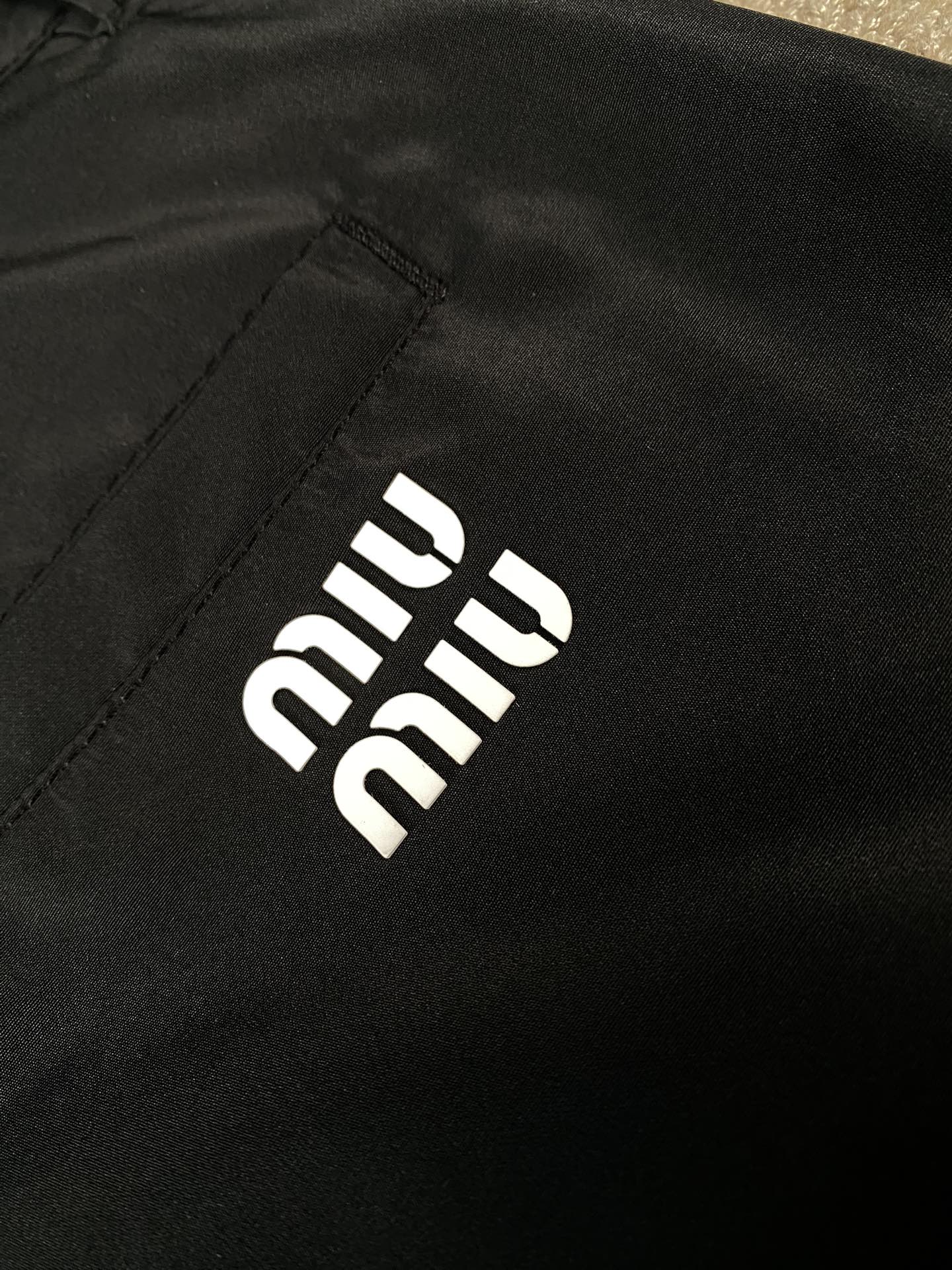 XGS New Edition Miumiu 24SS Tech Fabric Factory Pants: Advanced Nylon Selection - 图片 6