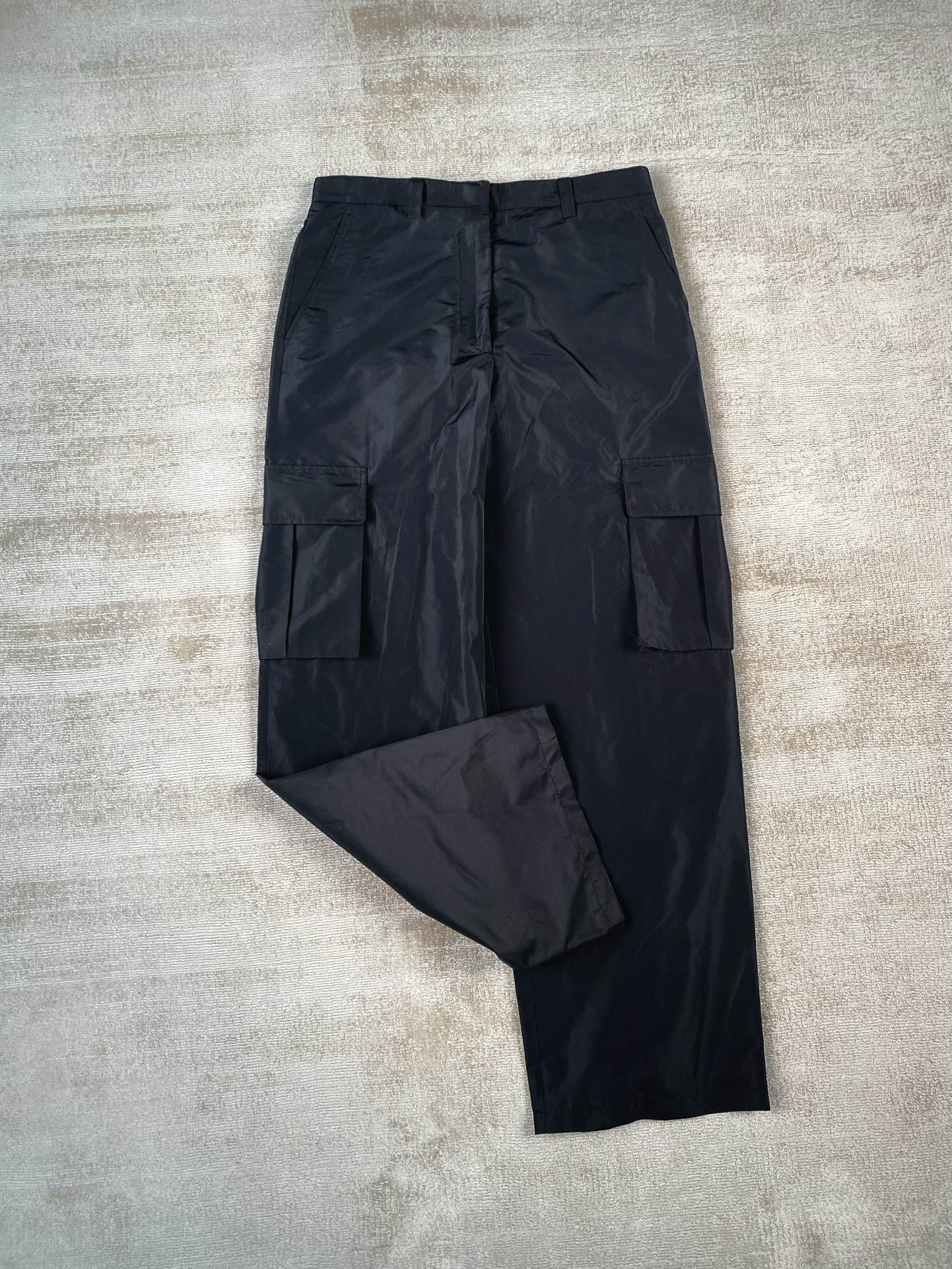XGS New Edition Miumiu 24SS Tech Fabric Factory Pants: Advanced Nylon Selection - 图片 8