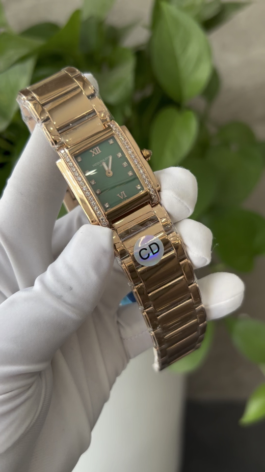 It’s an exclusive 989. Patek Philippe Ms. Bada Emerald’s wristwatch, Swiss stone core