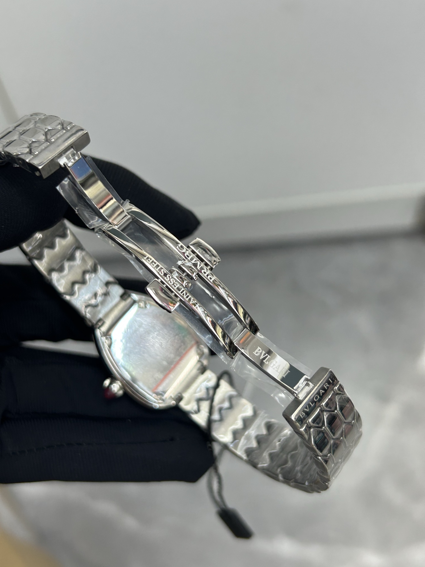 Luxury BVLGARI Ladies’ Watch with Swiss Quartz and Steel Components - 图片 2