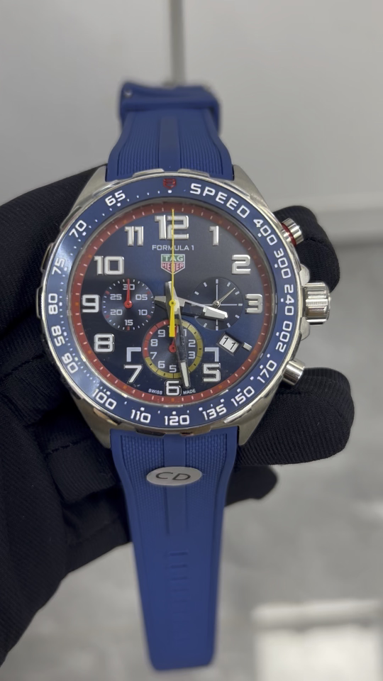 Exclusive Picture: Tagheuer Taghua F1 Manchester United Special Watch Features Swiss Core