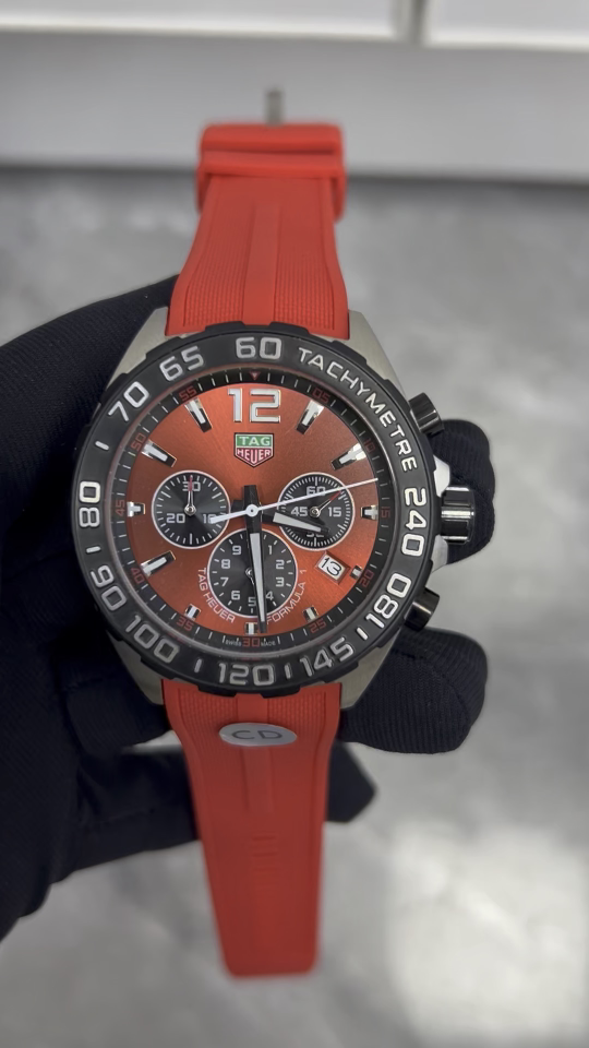 Exclusive Picture of Tagheuer Taghua F1 Manchester United Special Watch with Swiss Core
