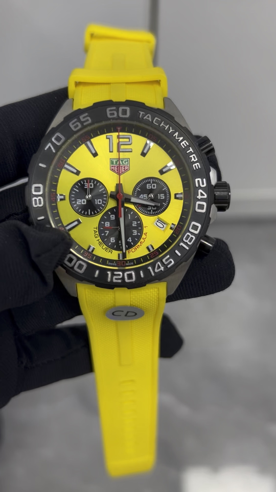 Exclusive Picture: Tagheuer Taghua F1 Manchester United Special Watch with Swiss Core
