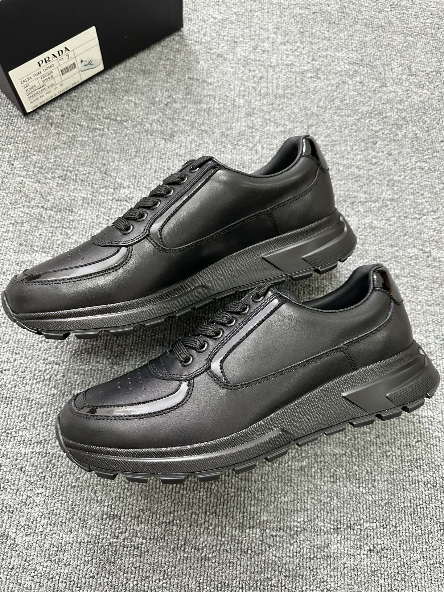 2024 últimos modelos de envío prada/prada italiano buque insignia de la versión de la tienda,ltaly e
