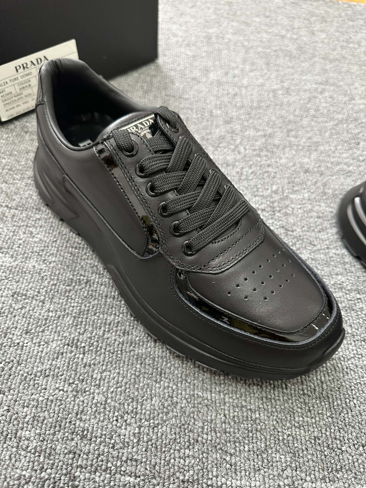 2024 últimos modelos de envío prada/prada italiano buque insignia de la versión de la tienda,ltaly e
