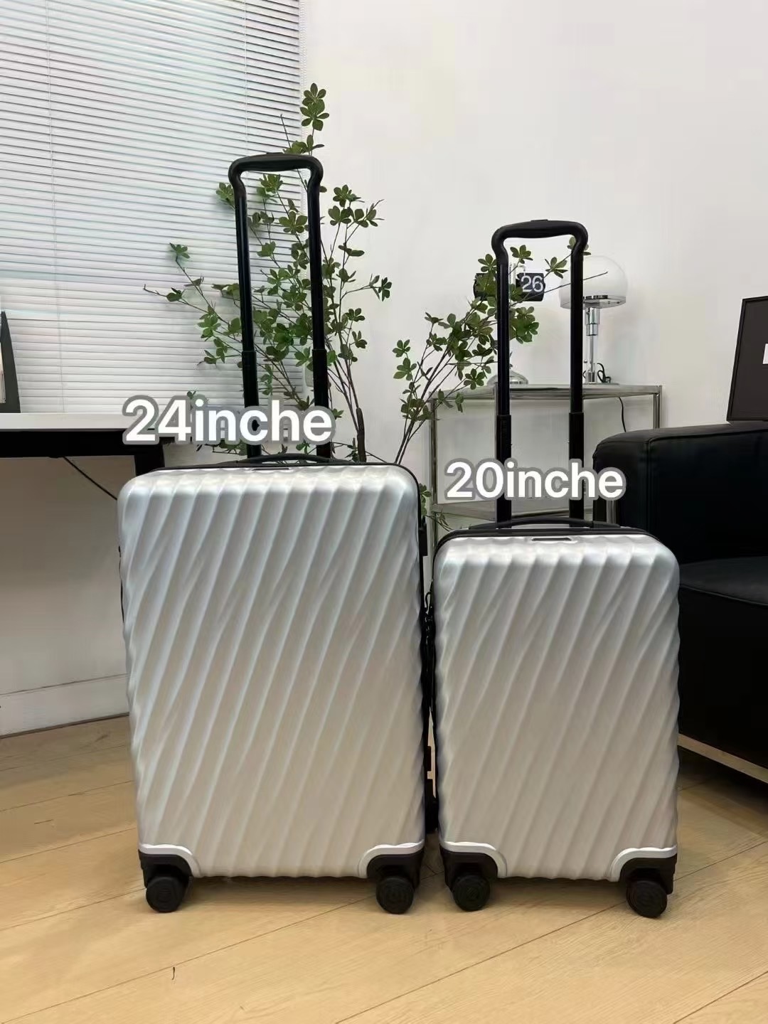 TUMI 19 Degree Expandable Hardside Carry-On Luggage, Stylish and Durable