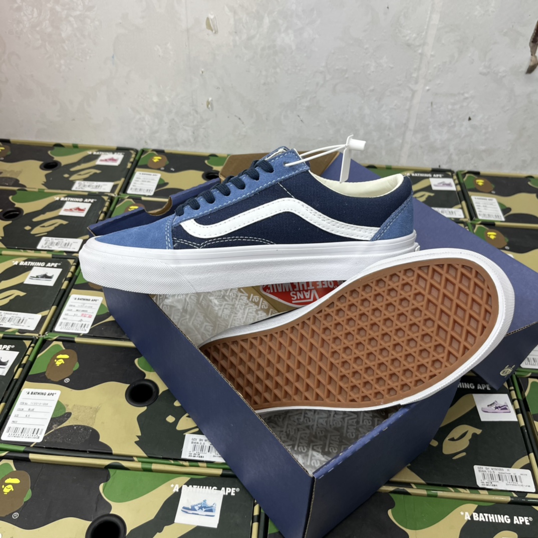 💰90
Vans OTW Old Skool 36蓝黑拼色情侣鞋低帮板鞋,用Vans最经典的海军蓝,打造深浅不一的层次感全新Vans Premium Steve Navy海军蓝配色真正的OG鞋型设计
原装蓝盒 活动可抽鞋垫
尺码:35 36 36.5 37 38 38.5 39 40 40.5 41 42 42.5 43 44
工艺:硫化1:1(重量1:1、真标、原钢印、材质标、鞋型标、合格证)