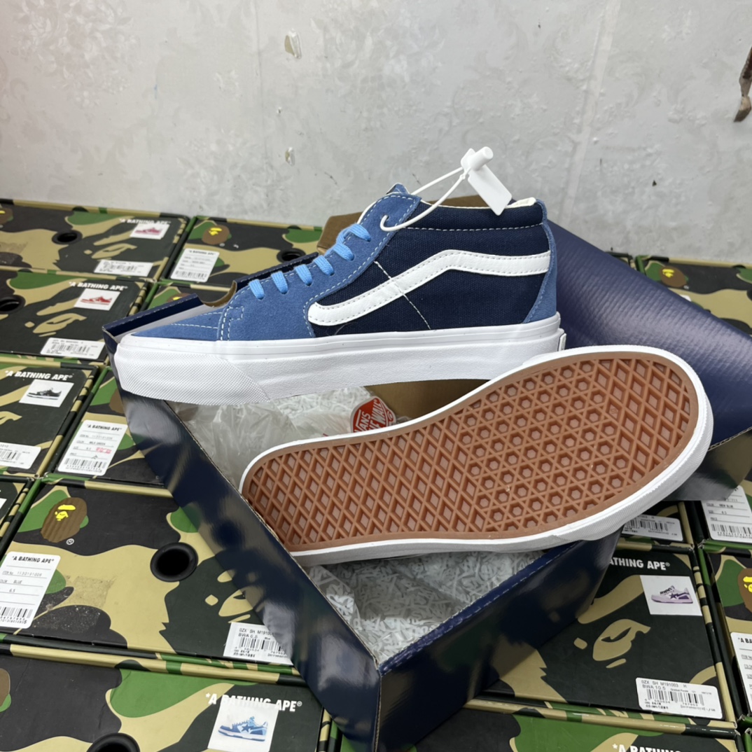 💰110
Vans OTW Old Skool 36蓝黑拼色情侣鞋中帮板鞋,用Vans最经典的海军蓝,打造深浅不一的层次感全新Vans Premium Steve Navy海军蓝配色真正的OG鞋型设计
原装蓝盒 活动可抽鞋垫
尺码:35 36 36.5 37 38 38.5 39 40 40.5 41 42 42.5 43 44
工艺:硫化1:1(重量1:1、真标、原钢印、材质标、鞋型标、合格证)