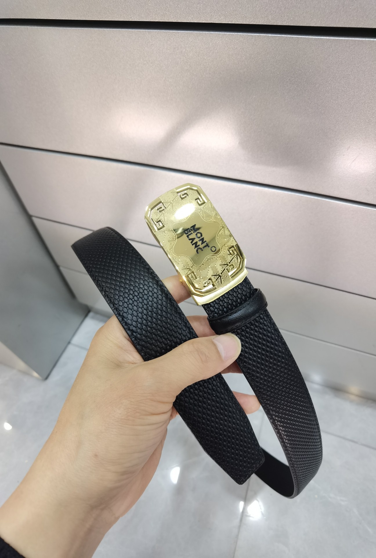 万宝龙自动扣㊙️原单高端品质🎗专柜官网同步💎宽度3.5精美扣头💯意大利进口头层小牛皮原版花纹✨纹理消晰真实感超强🌈打造全