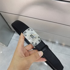 万宝龙自动扣㊙️原单高端品质🎗专柜官网同步💎宽度3.5精美扣头💯意大利进口头层小牛皮原版花纹✨纹理消晰真实感超强🌈打造全 万宝龙自动扣㊙️原单高端品质🎗专柜官网同步💎宽度3.5精美扣头💯意大利进口头层小牛皮原版花纹✨纹理消晰真实感超强🌈打造全
