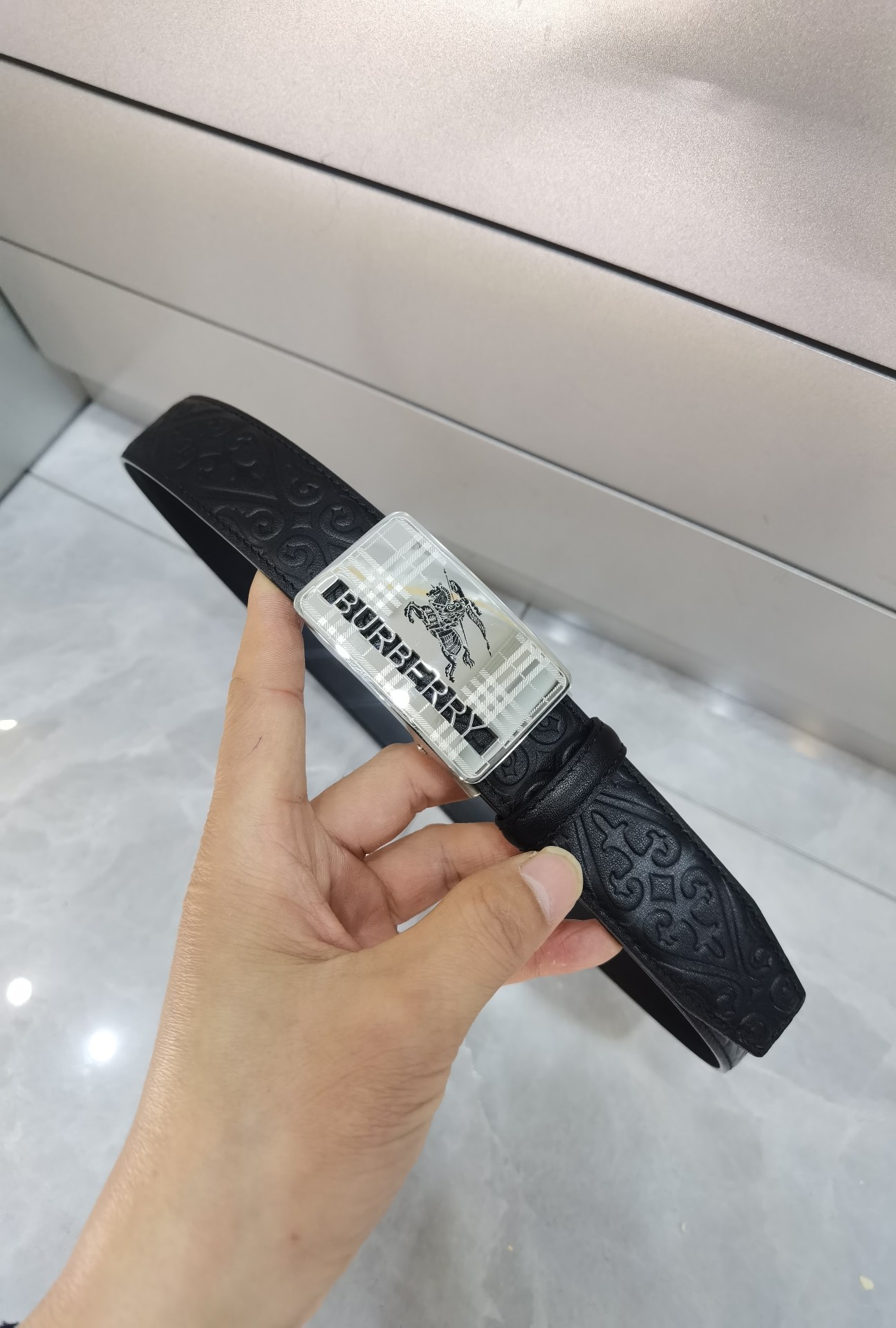 巴宝莉自动扣㊙️原单高端品质🎗专柜官网同步💎宽度3.5精美扣头💯意大利进口头层小牛皮原版花纹✨纹理消晰真实感超强🌈打造全 巴宝莉自动扣㊙️原单高端品质🎗专柜官网同步💎宽度3.5精美扣头💯意大利进口头层小牛皮原版花纹✨纹理消晰真实感超强🌈打造全