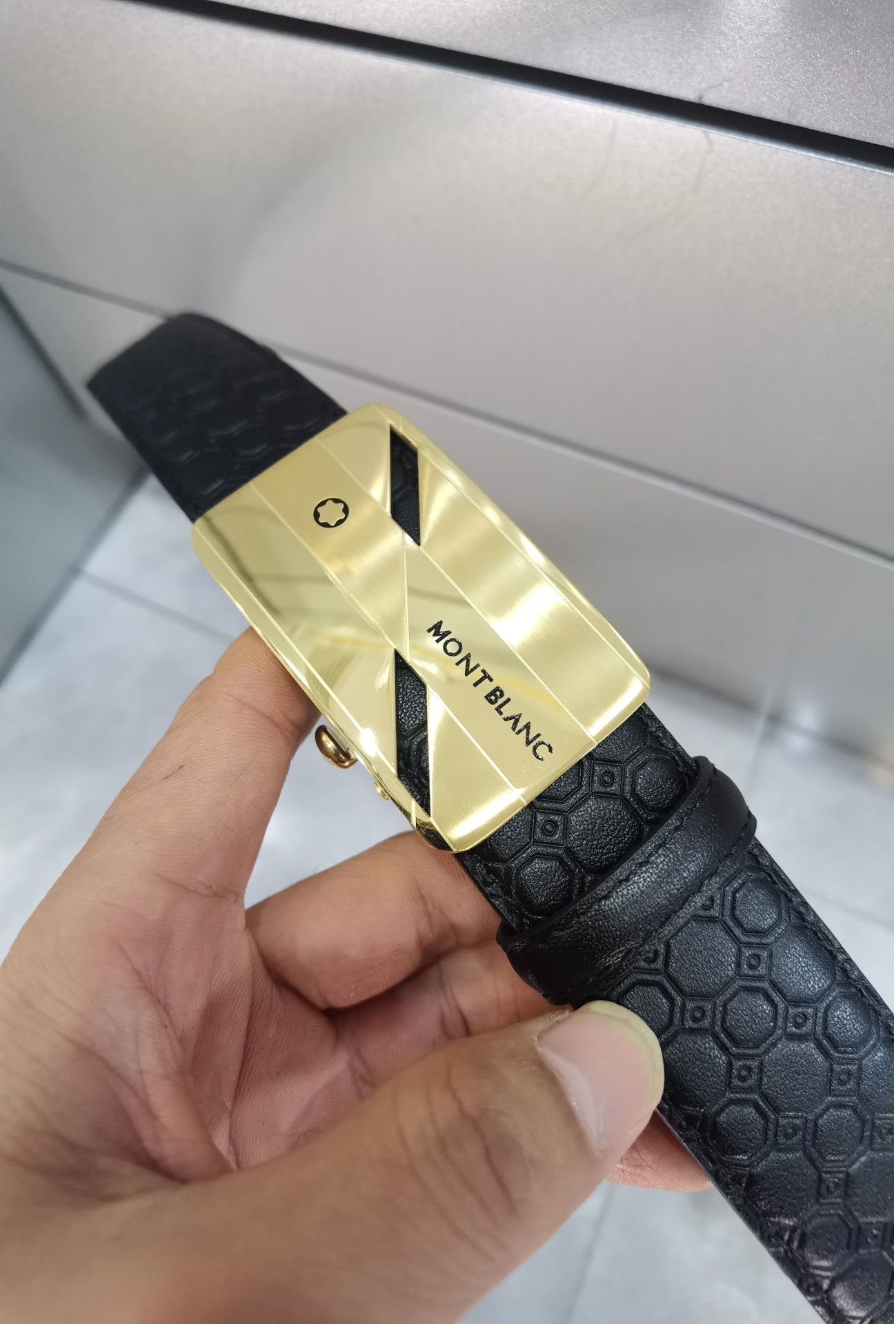 万宝龙自动扣㊙️原单高端品质🎗专柜官网同步💎宽度3.5精美扣头💯意大利进口头层小牛皮原版花纹✨纹理消晰真实感超强🌈打造全
