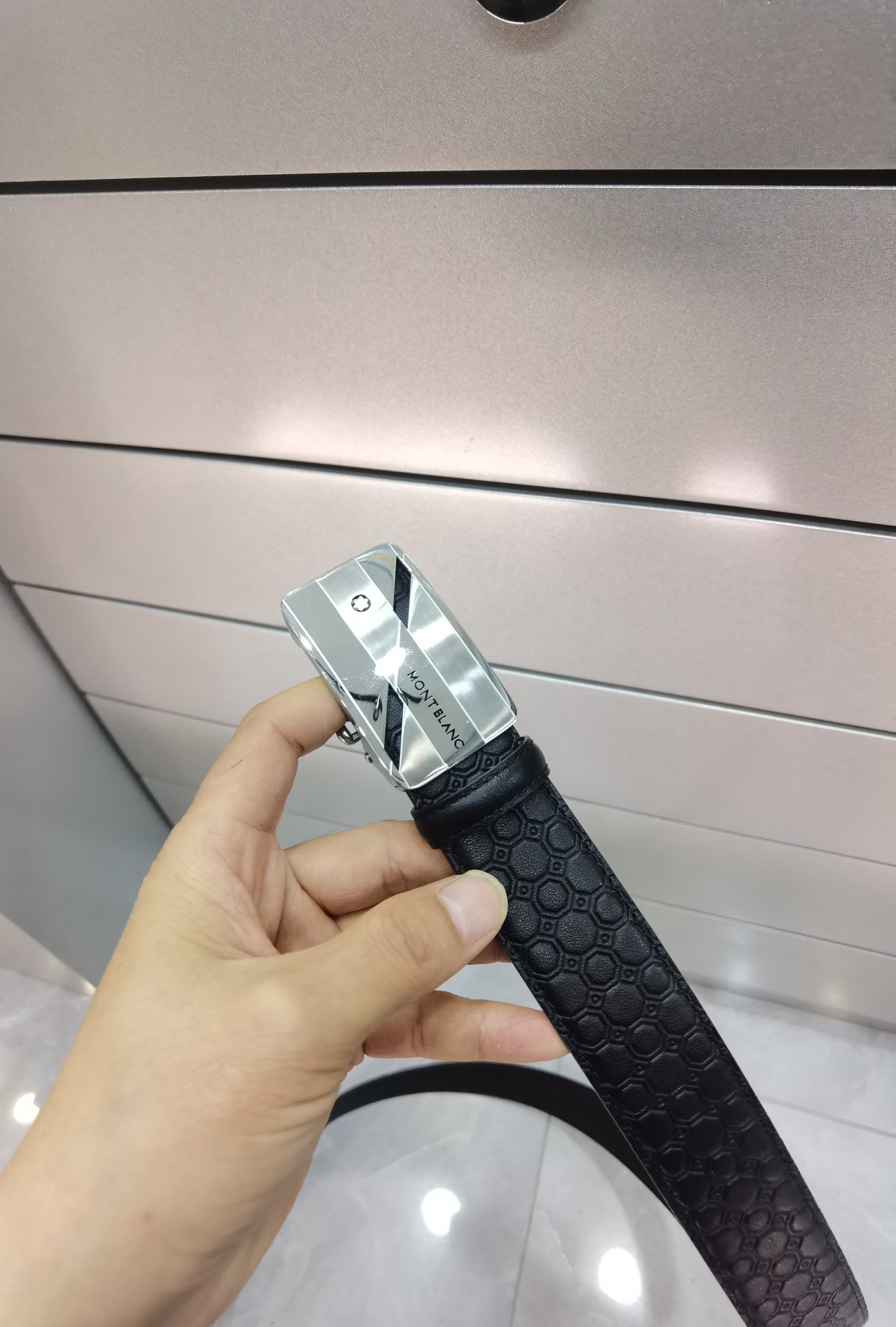 万宝龙自动扣㊙️原单高端品质🎗专柜官网同步💎宽度3.5精美扣头💯意大利进口头层小牛皮原版花纹✨纹理消晰真实感超强🌈打造全