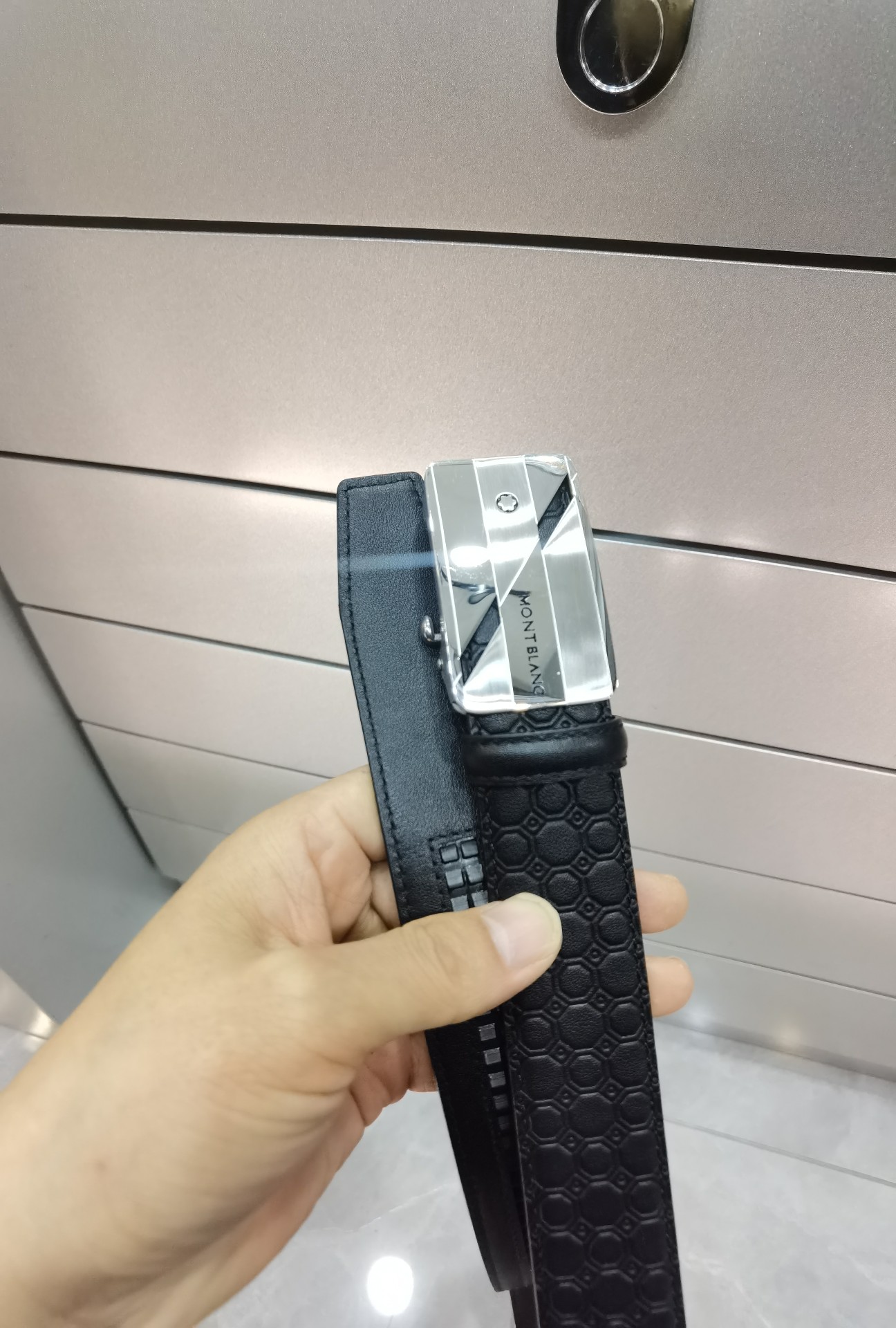 万宝龙自动扣㊙️原单高端品质🎗专柜官网同步💎宽度3.5精美扣头💯意大利进口头层小牛皮原版花纹✨纹理消晰真实感超强🌈打造全
