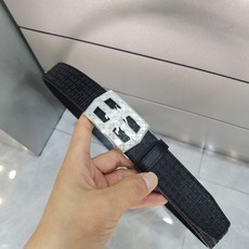 巴宝莉自动扣㊙️原单高端品质🎗专柜官网同步💎宽度3.5精美扣头💯意大利进口头层小牛皮原版花纹✨纹理消晰真实感超强🌈打造全 巴宝莉自动扣㊙️原单高端品质🎗专柜官网同步💎宽度3.5精美扣头💯意大利进口头层小牛皮原版花纹✨纹理消晰真实感超强🌈打造全