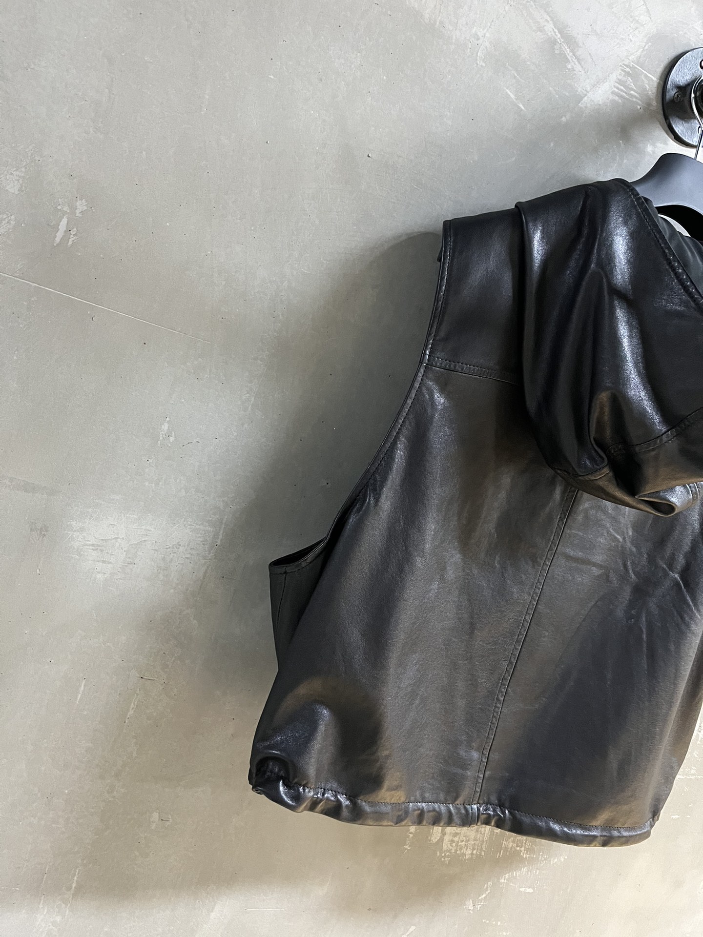 Balenciaga Profile 2024: Waterproof Leather Zipper Jacket with Imported Sheepskin Face - 图片 8
