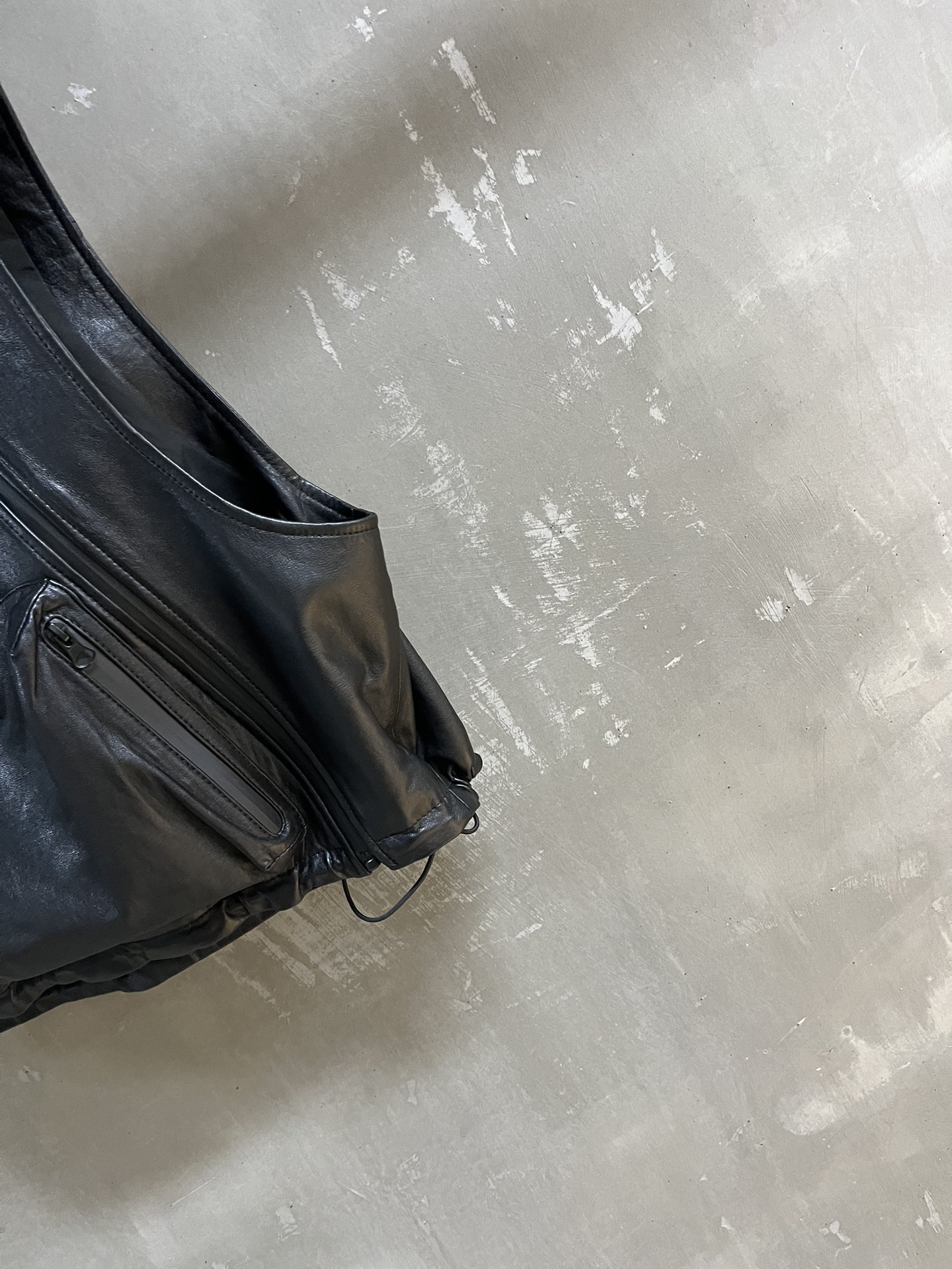 Balenciaga Profile 2024: Waterproof Leather Zipper Jacket with Imported Sheepskin Face - 图片 5