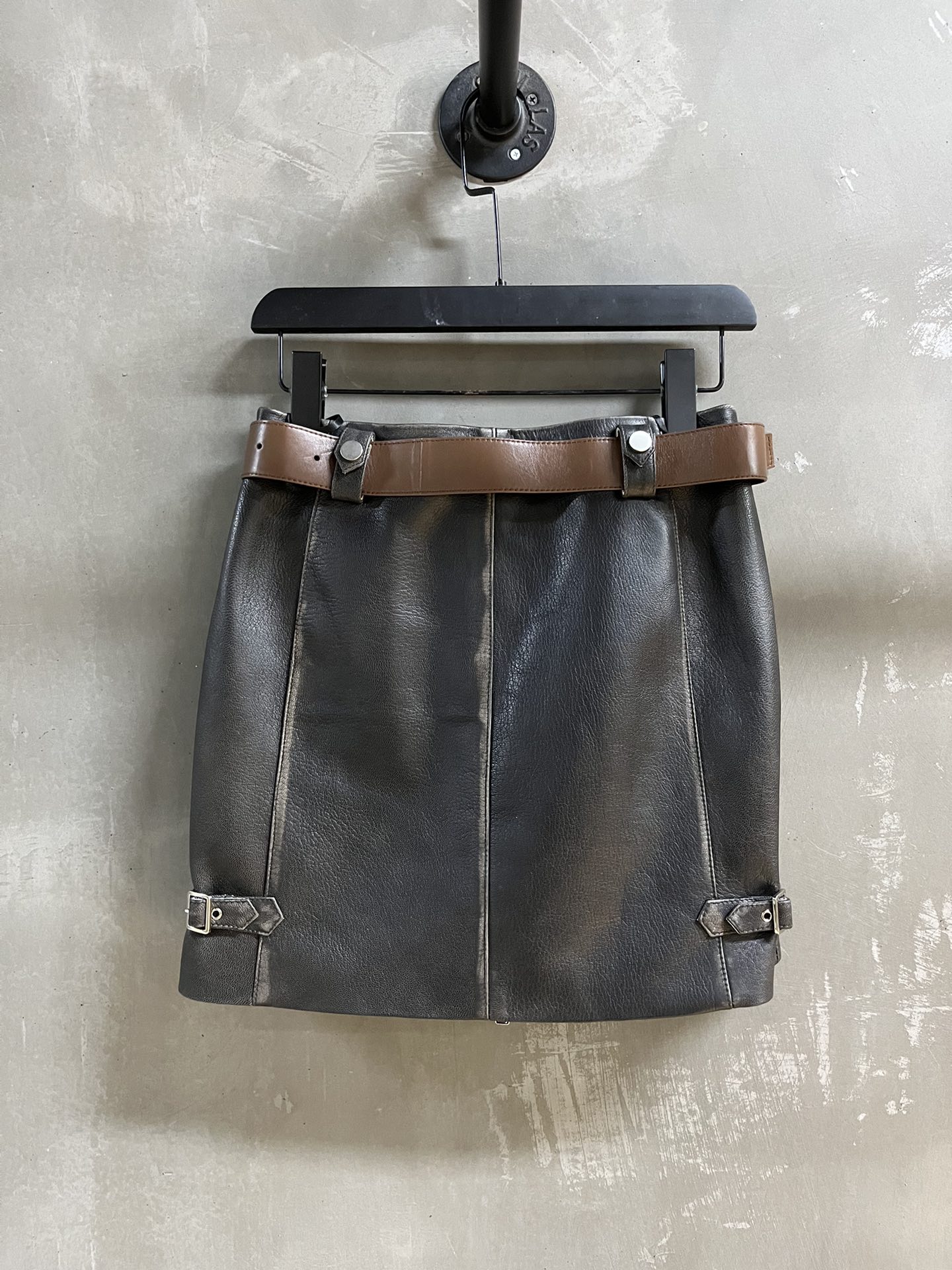 Stylish One-and-a-Half-Skirt in Imported Turkish Leather for 2024 Early Autumn - 图片 9