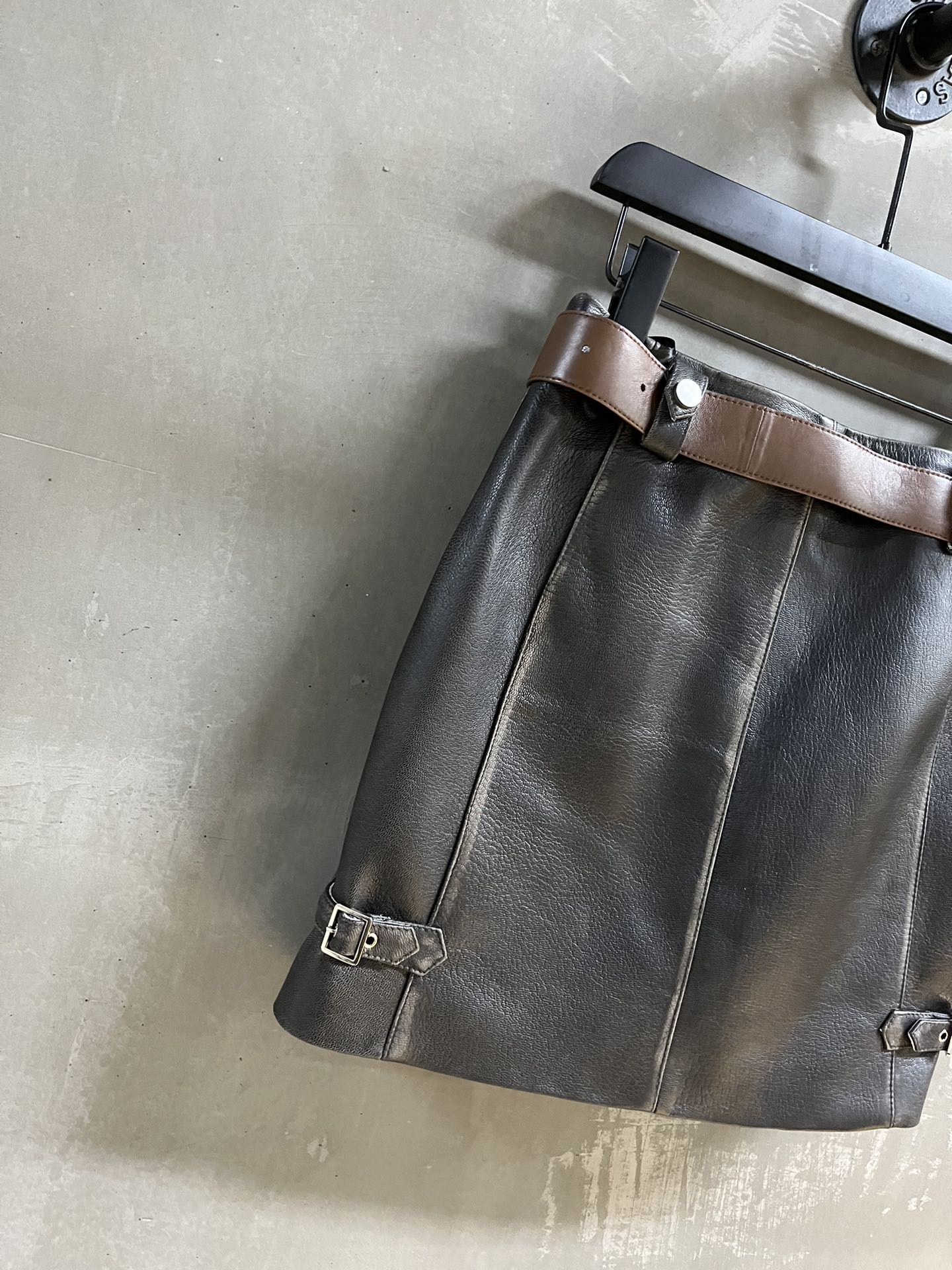 Stylish One-and-a-Half-Skirt in Imported Turkish Leather for 2024 Early Autumn - 图片 8