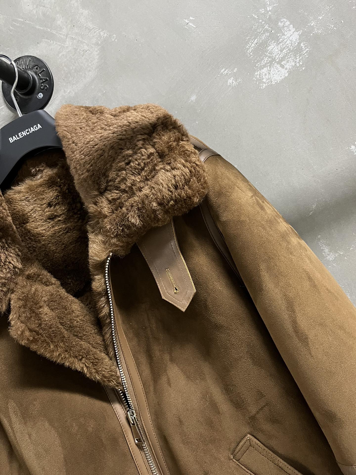 Balenciaga Wool Single-Breasted Coat: Stylish and Best-Skinned New Arrival! - 图片 2