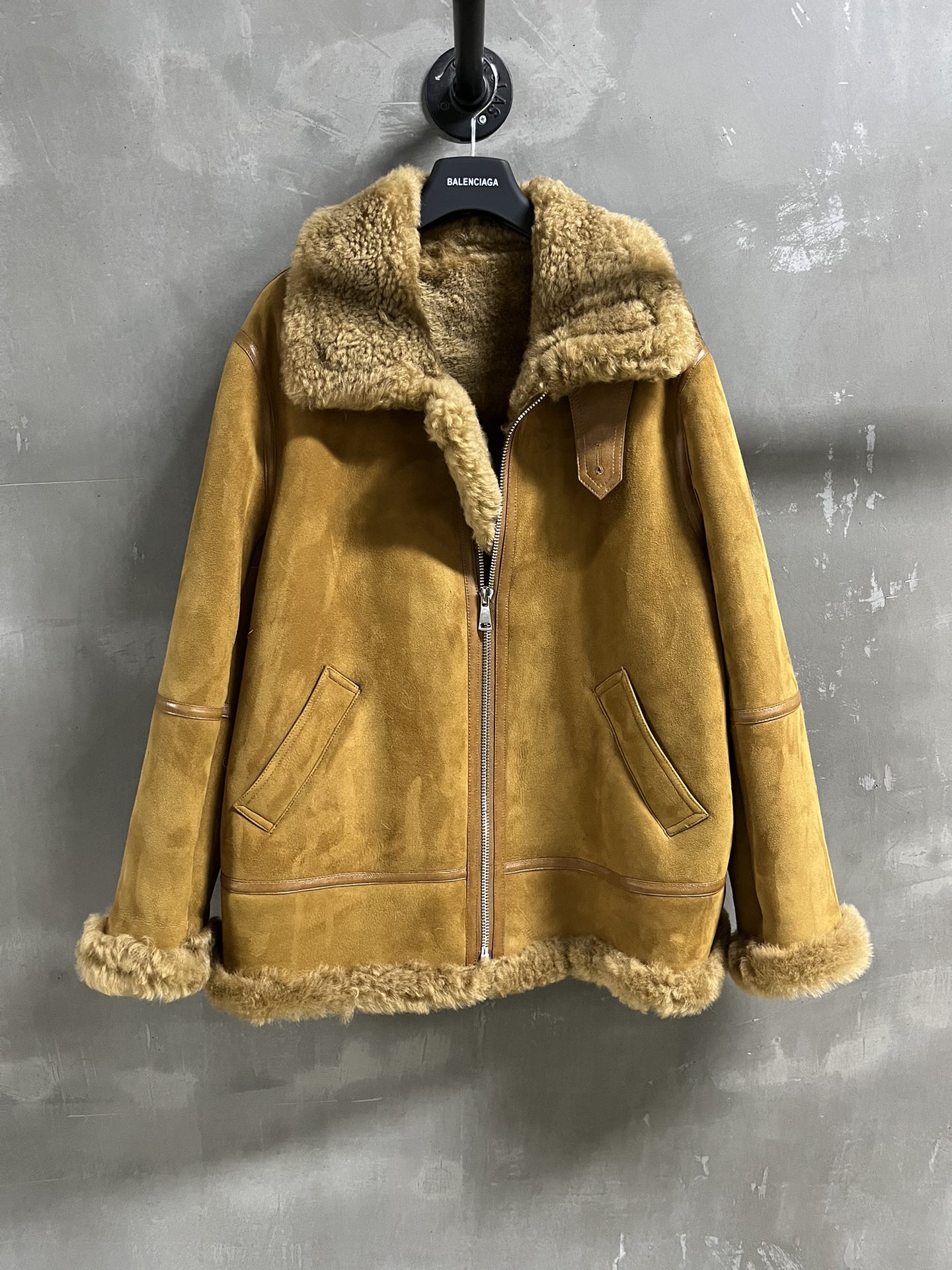 “Balenciaga Profile 2024: Stylish Melinose Wool Single Best-Skinned This Quarter” - 图片 1
