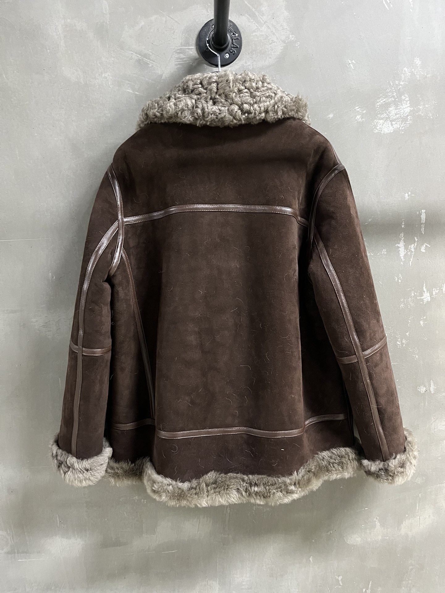 Balenciaga Profile 2024: Stylish Melinose Wool Single for Fall Quarter - 图片 9